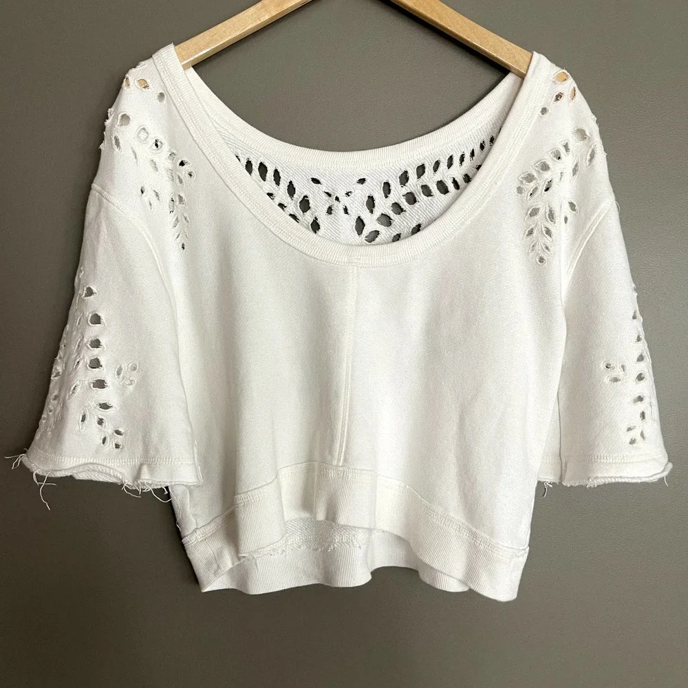 Free People Crumpette Cutwork Print Top Size XS Ivory Cropped Sweatshirt‎ Eyelet